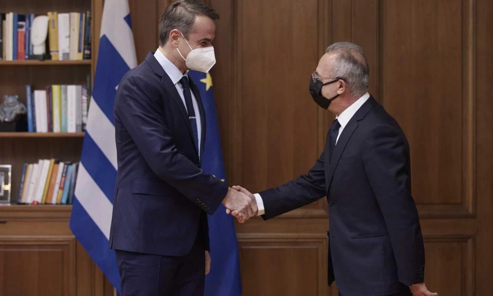 Μαξίμου: Συνάντηση Μητοστάκη με τον υποψήφιο Πρόεδρο της Κύπρου Αβέρωφ Νεοφύτου